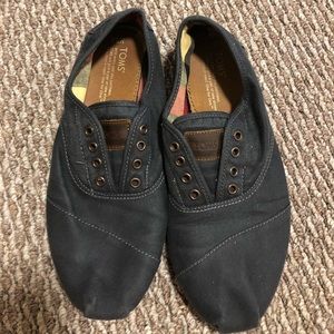 Men’s Toms slip ons. Size 9.5 grayish blue color.
